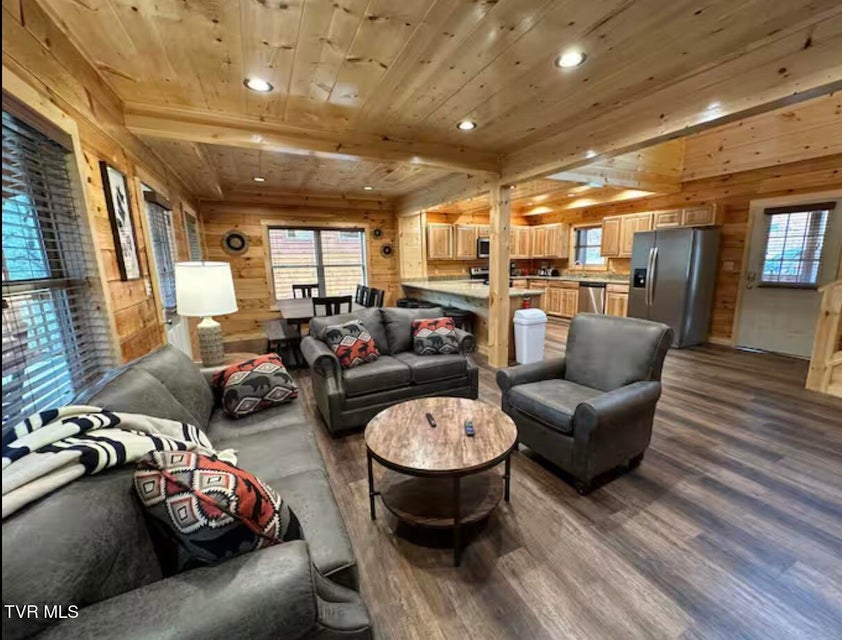 Photo #7: 821 String Run Way