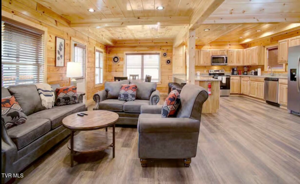 Photo #8: 821 String Run Way