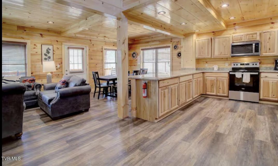 Photo #10: 821 String Run Way