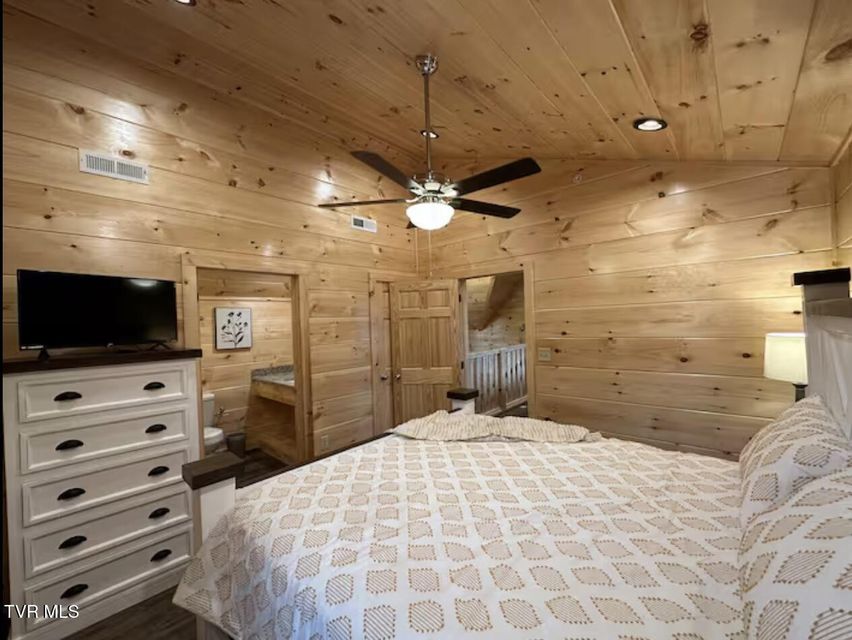 Photo #24: 821 String Run Way