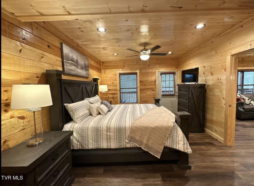 Photo #26: 821 String Run Way