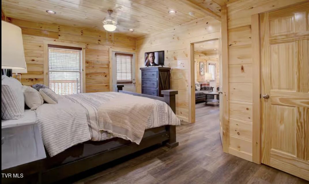 Photo #28: 821 String Run Way