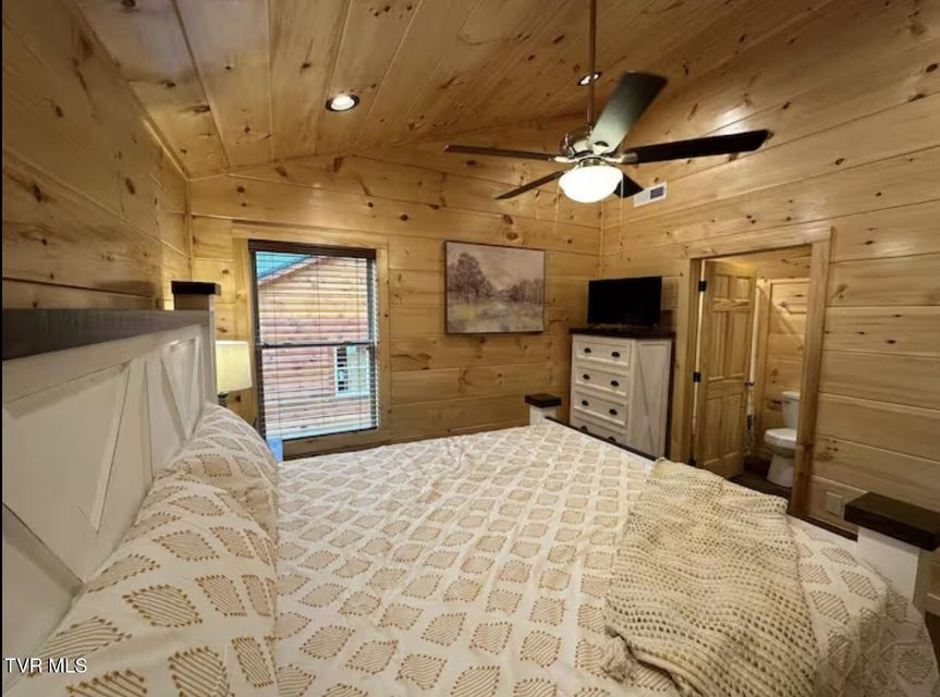 Photo #30: 821 String Run Way