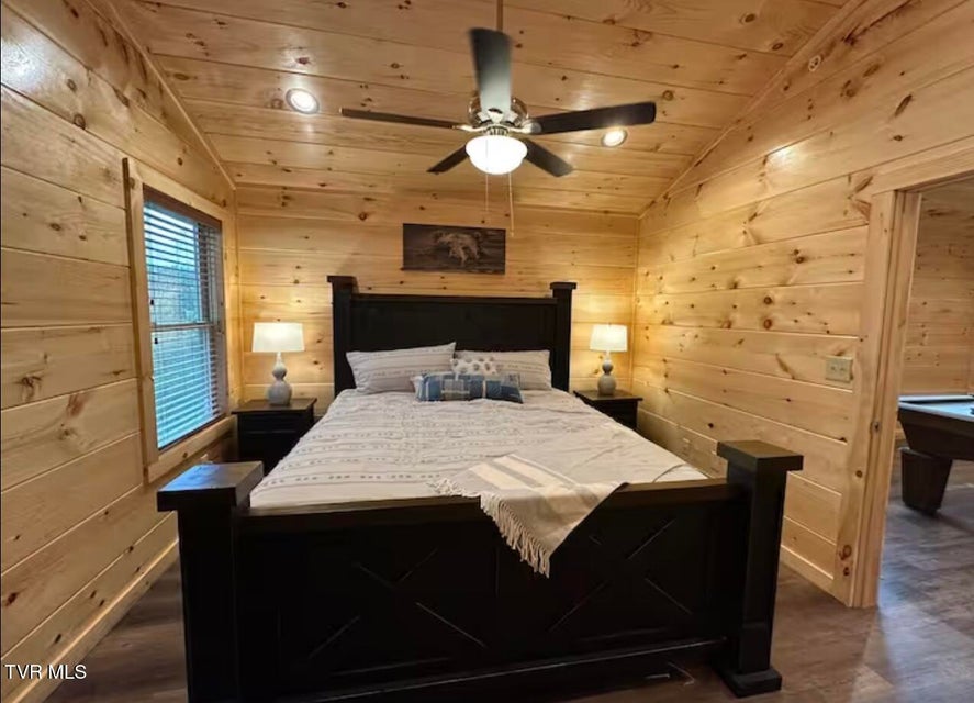 Photo #32: 821 String Run Way