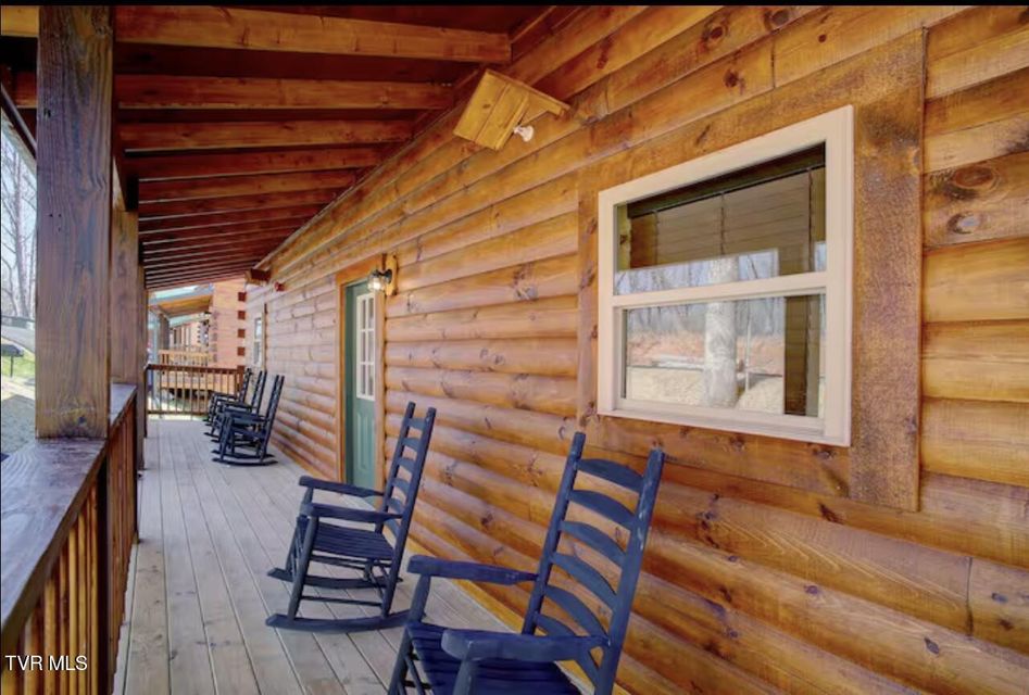 Photo #44: 821 String Run Way