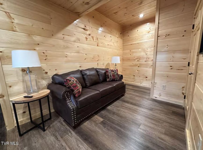 Photo #46: 821 String Run Way