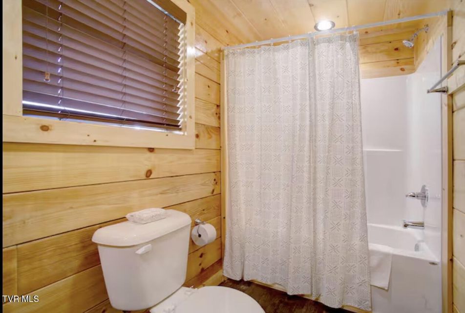 Photo #50: 821 String Run Way