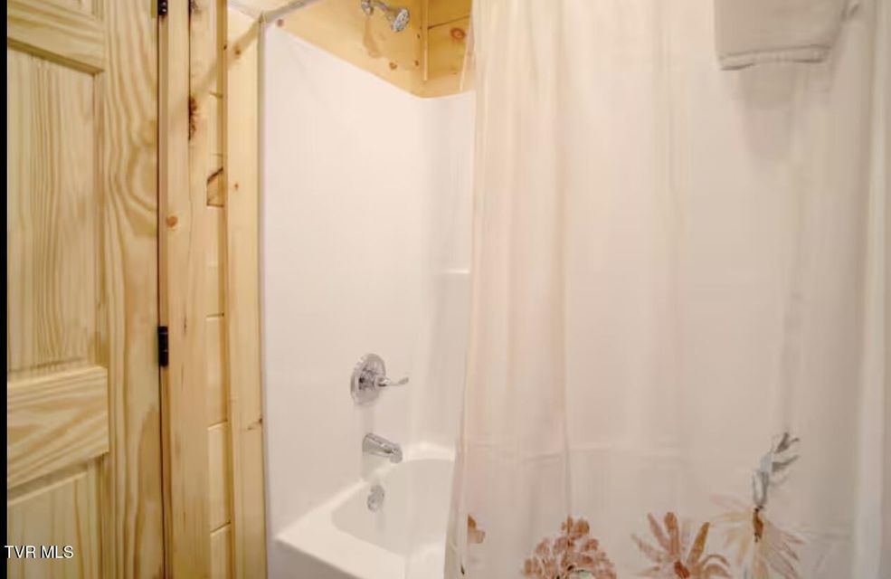 Photo #61: 821 String Run Way