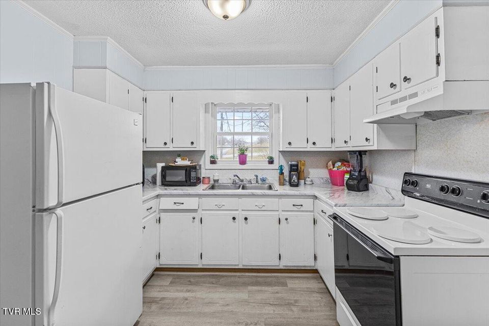 Photo #9: 1106 Fremont Drive