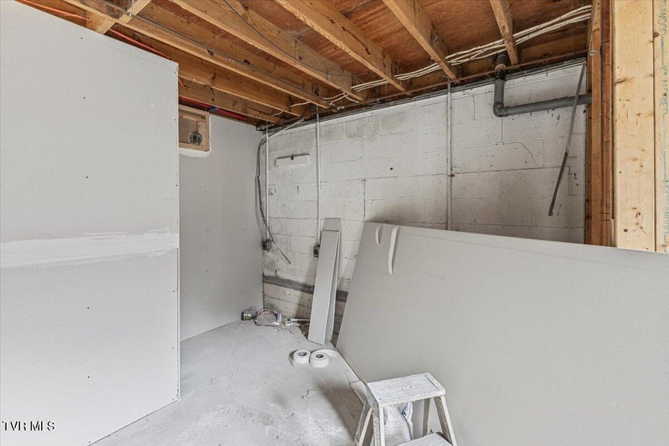 Photo #39: 1106 Fremont Drive