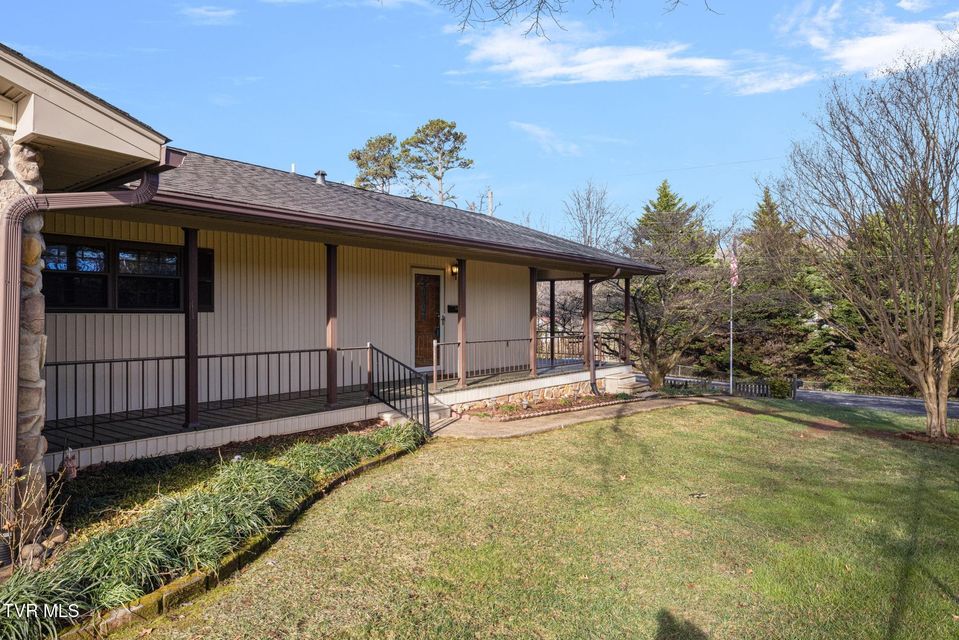 Photo #6: 536 Mayfield Avenue