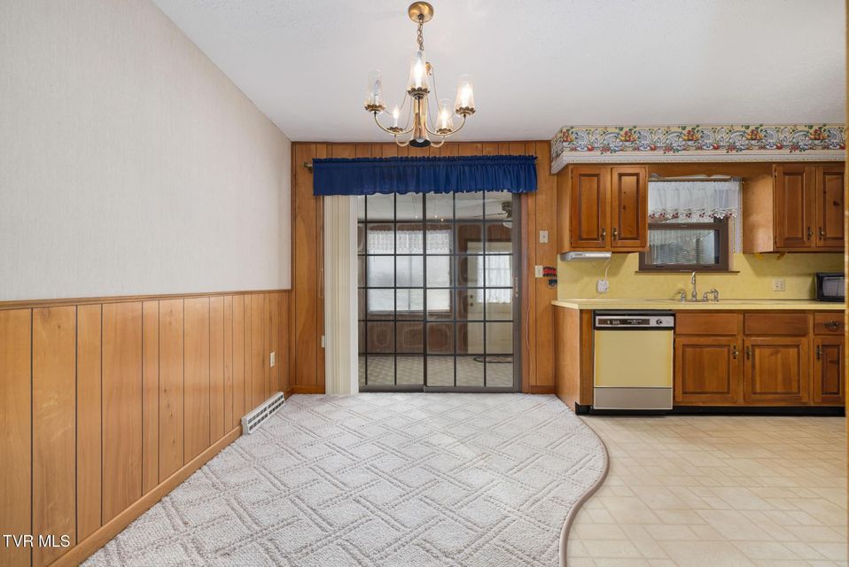 Photo #32: 536 Mayfield Avenue