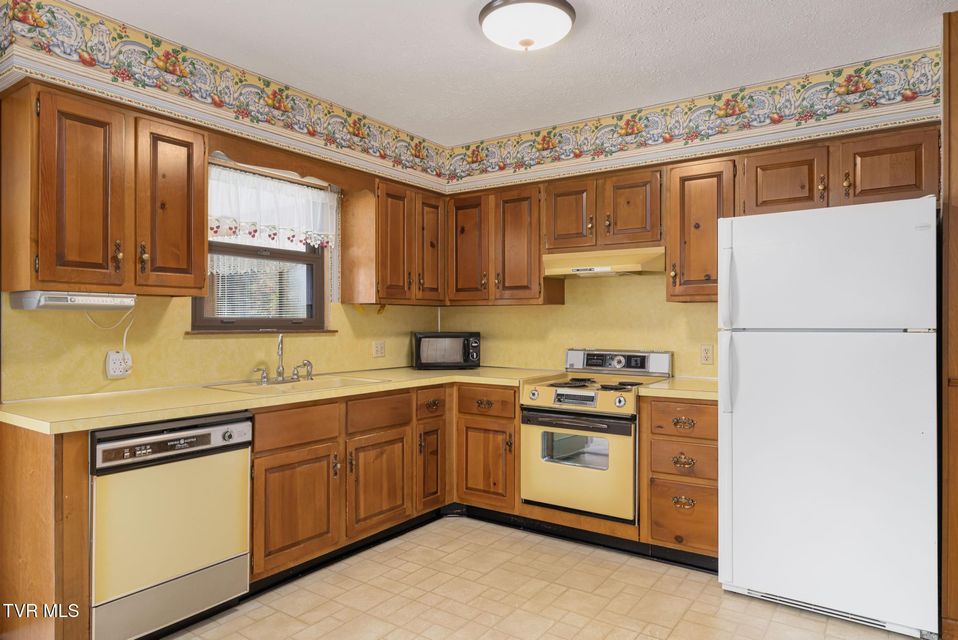 Photo #34: 536 Mayfield Avenue