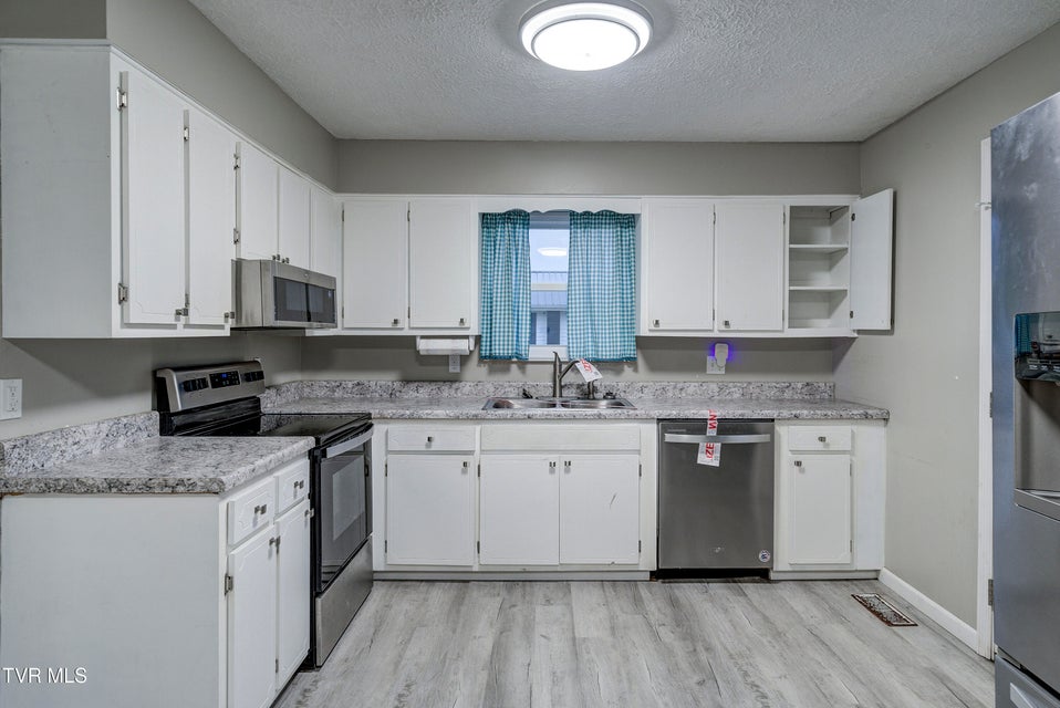 Photo #18: 965 Roaring Fork Road