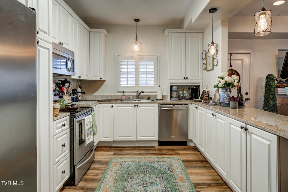 Photo #11: 12 Palisades Point