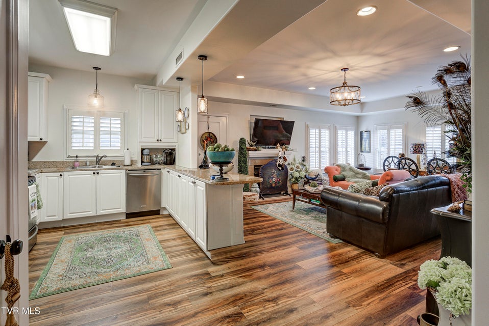 Photo #15: 12 Palisades Point