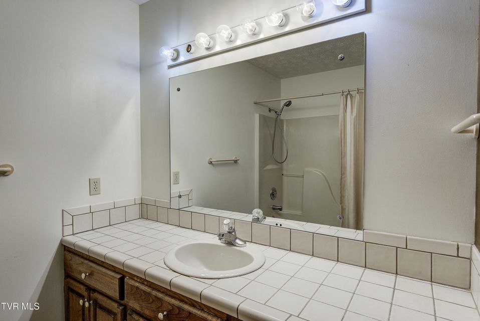 Photo #22: 111 Park Place