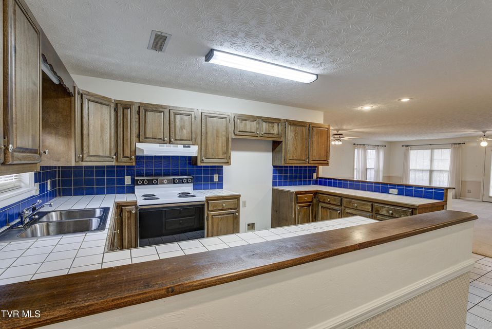 Photo #7: 111 Park Place