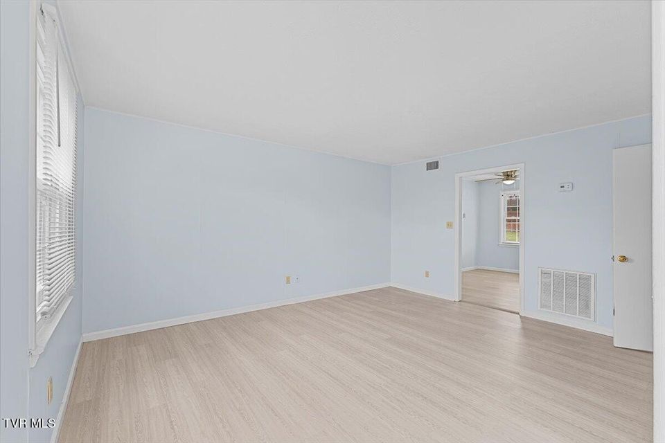 Photo #31: 1740 Bonham Road