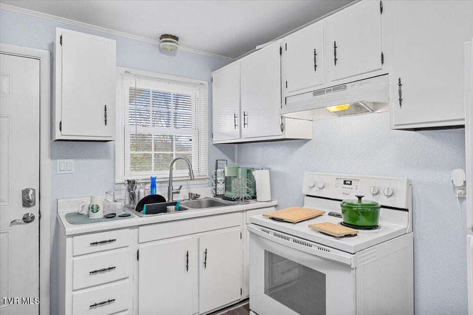 Photo #14: 1740 Bonham Road