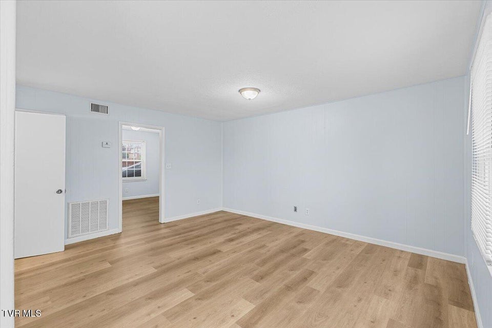 Photo #40: 1740 Bonham Road