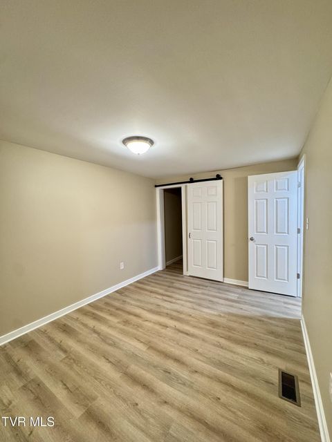 Photo #19: 1836 Anderson Street