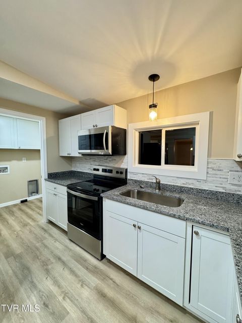 Photo #10: 1836 Anderson Street