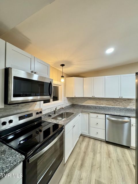 Photo #9: 1836 Anderson Street