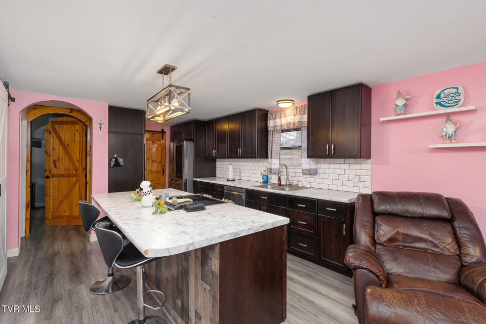 Photo #9: 1828 Avalon Street