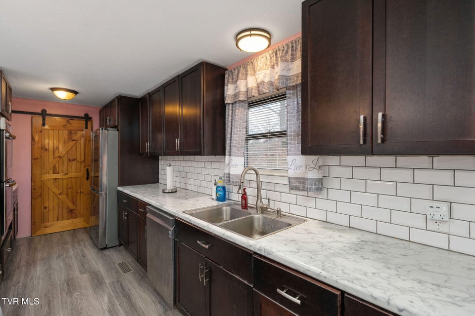 Photo #13: 1828 Avalon Street