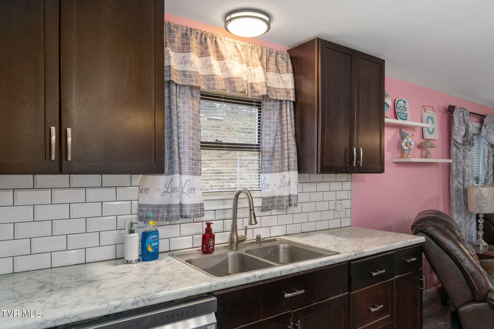 Photo #12: 1828 Avalon Street