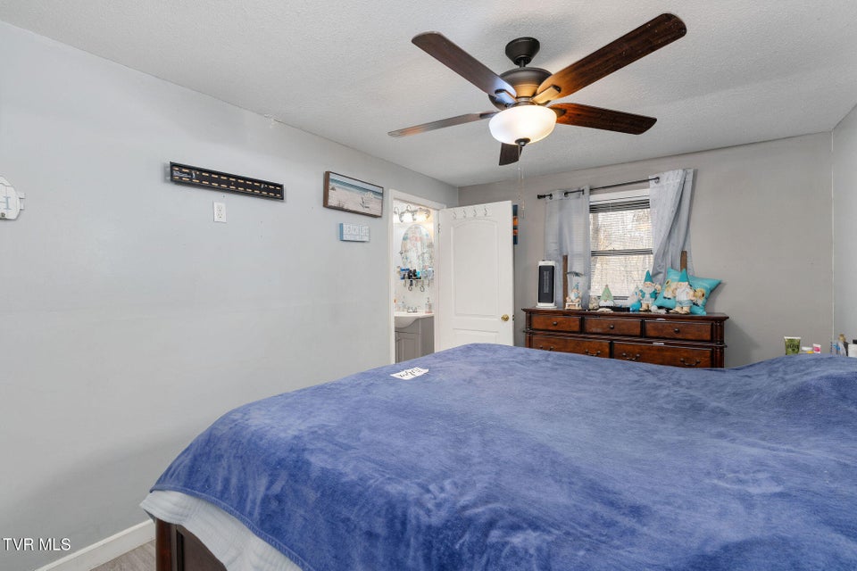 Photo #22: 1828 Avalon Street