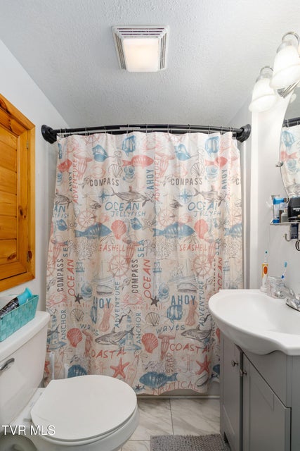 Photo #25: 1828 Avalon Street