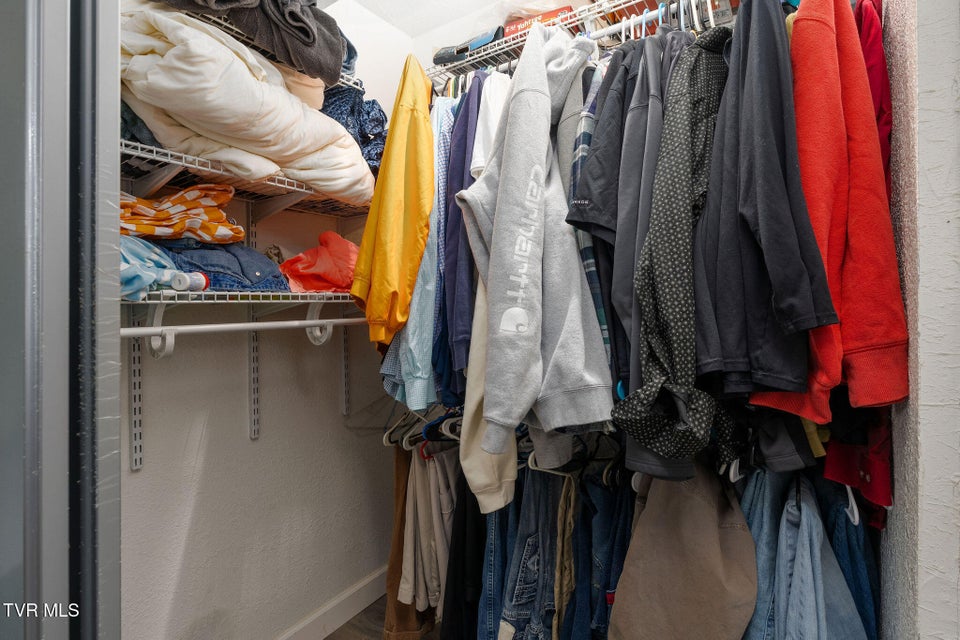 Photo #27: 1828 Avalon Street