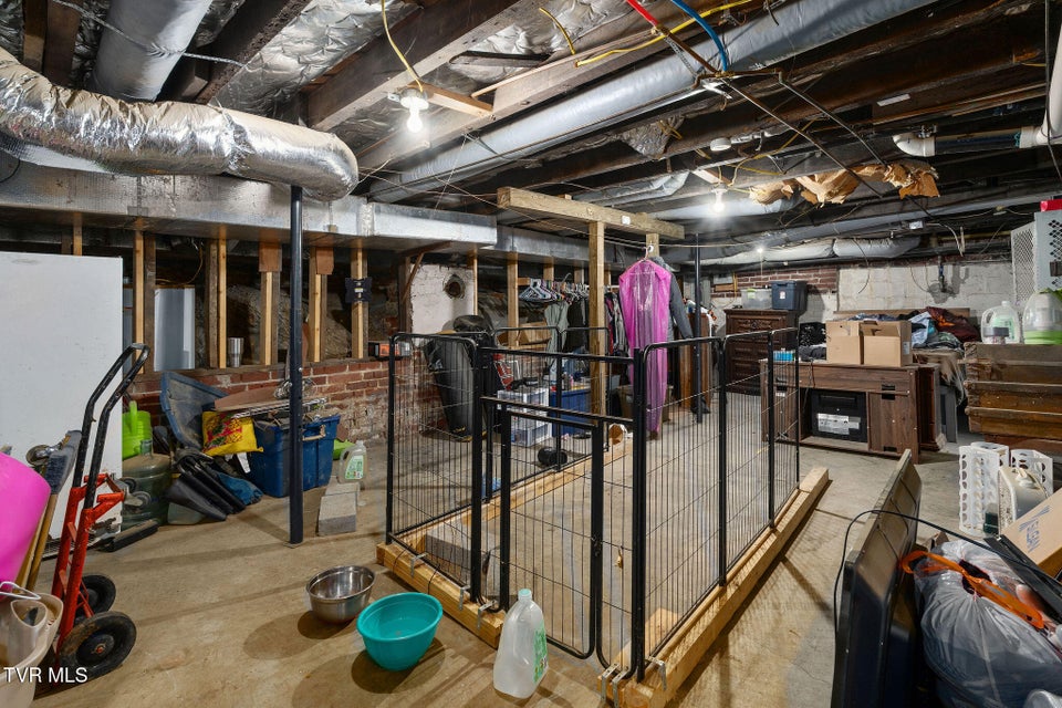 Photo #28: 1828 Avalon Street