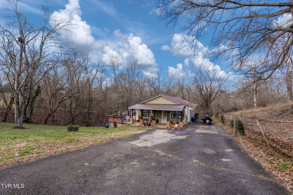 Photo #34: 1828 Avalon Street