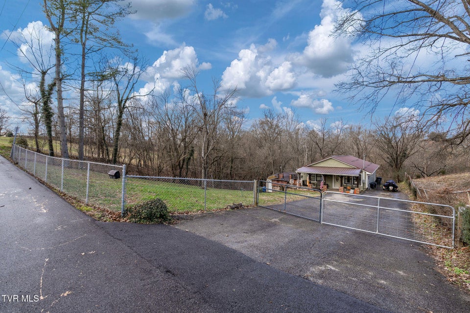 Photo #35: 1828 Avalon Street