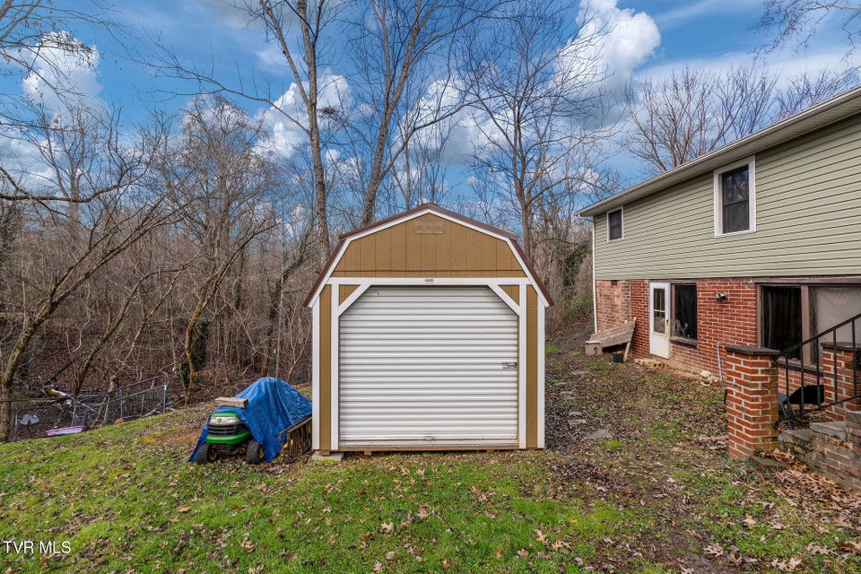 Photo #32: 1828 Avalon Street