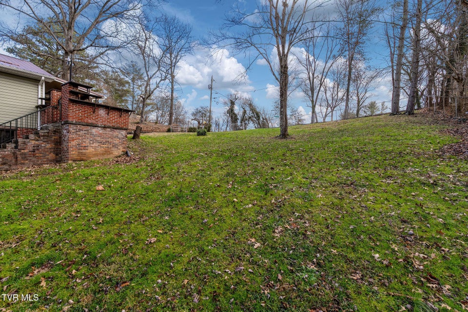 Photo #36: 1828 Avalon Street