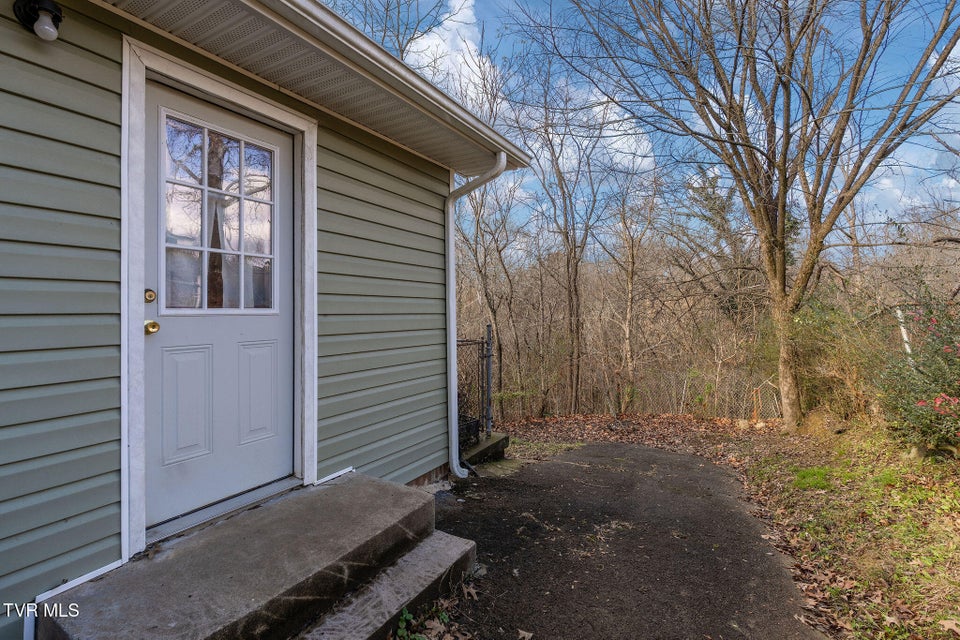 Photo #31: 1828 Avalon Street