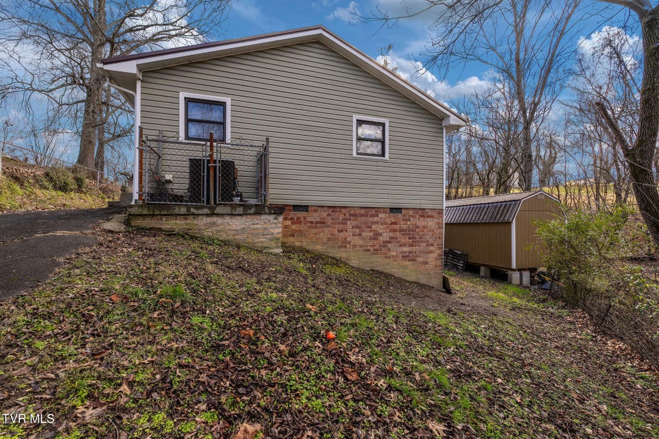 Photo #33: 1828 Avalon Street