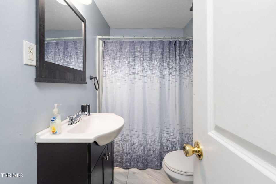 Photo #20: 1828 Avalon Street