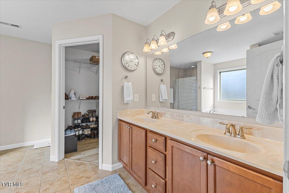 Photo #18: 2919 Royal Mile Divide