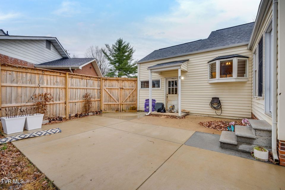 Photo #32: 235 F Street