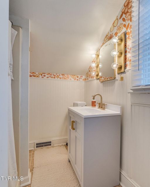 Photo #29: 235 F Street