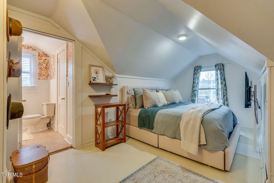 Photo #28: 235 F Street