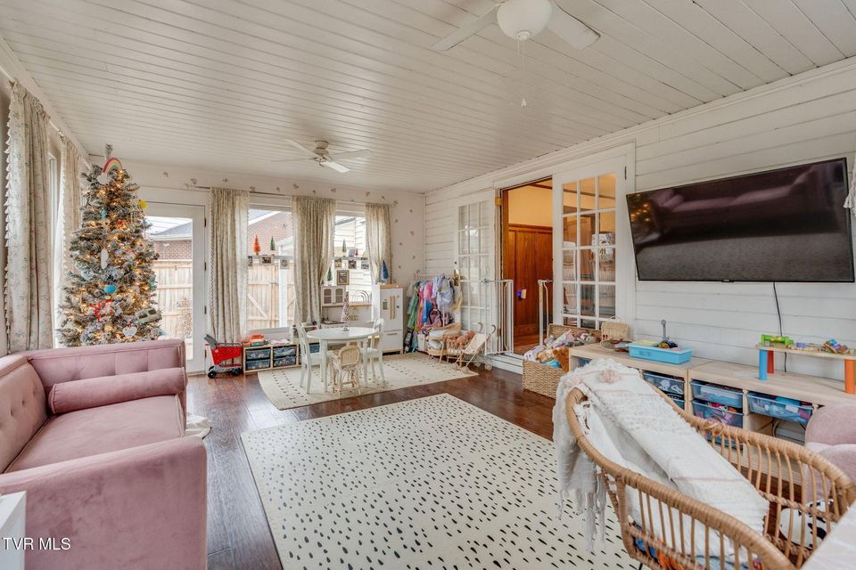 Photo #10: 235 F Street