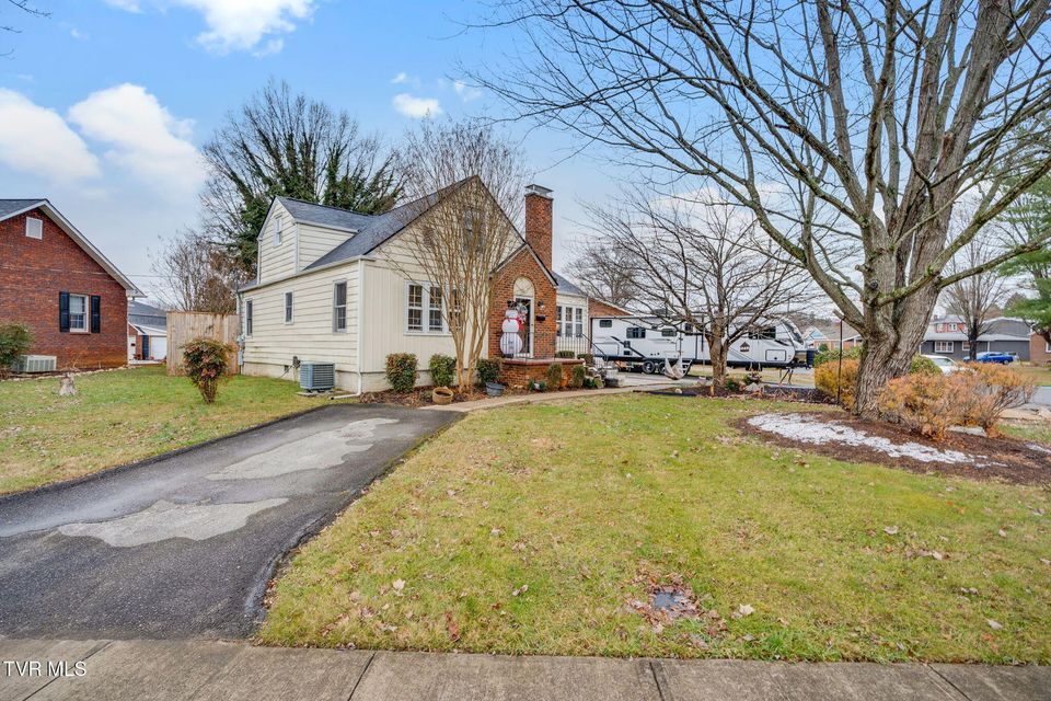 Photo #2: 235 F Street