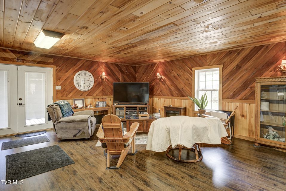 Photo #52: 185 Deer Tracks Circle