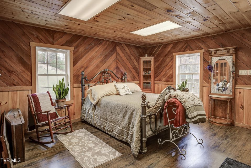 Photo #56: 185 Deer Tracks Circle